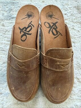 OTBT Men's Slip-On Leather Loafers in Chestnut Brown